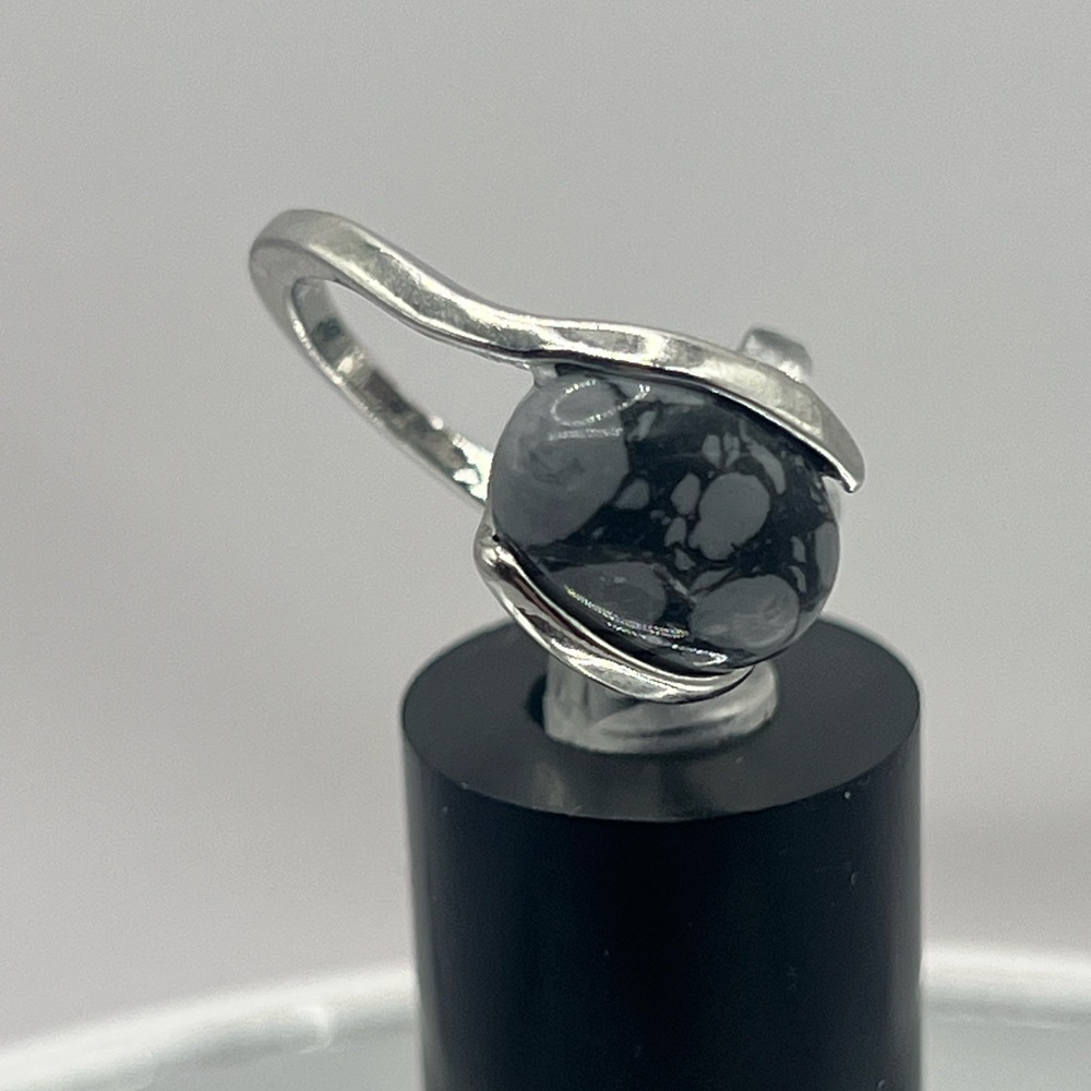 Brand New Teardrop “Snowflake Obsidian” Silver Ring